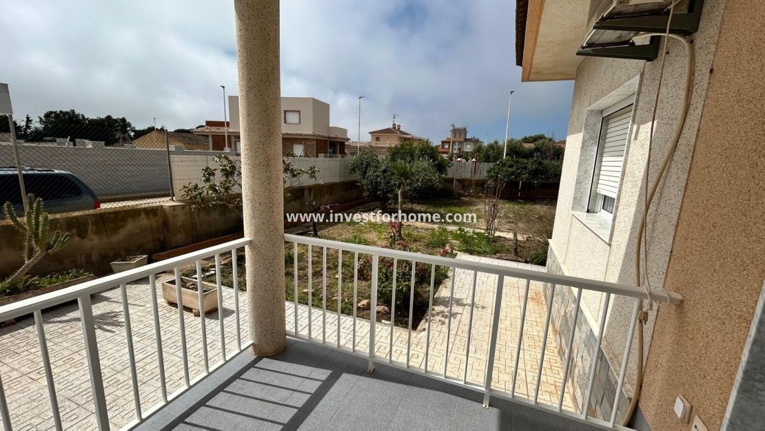Sale - Villa - Los Alcázares - Las Lomas Del Rame-bahía Bella