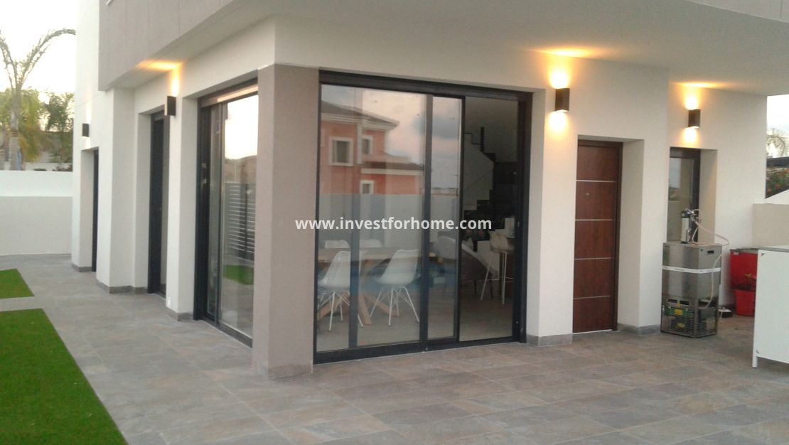 Sale - Villa - Los Montesinos - Costa Blanca