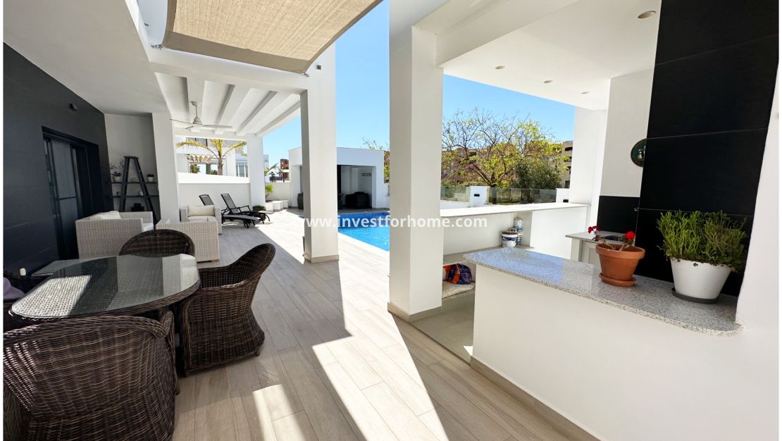 Sale - Villa - Mar Menor Golf Resort - Inland