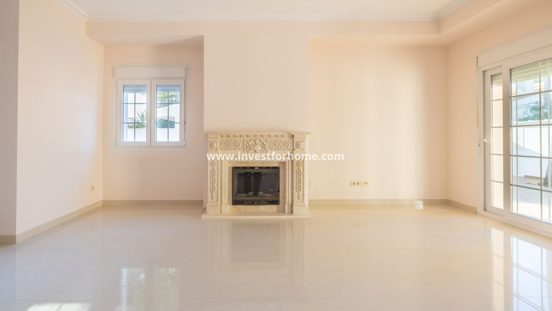 Sale - Villa - Orihuela Costa - Cabo Roig