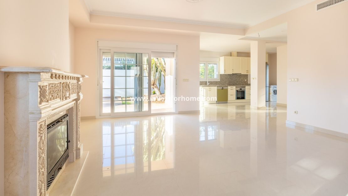 Sale - Villa - Orihuela Costa - Cabo Roig