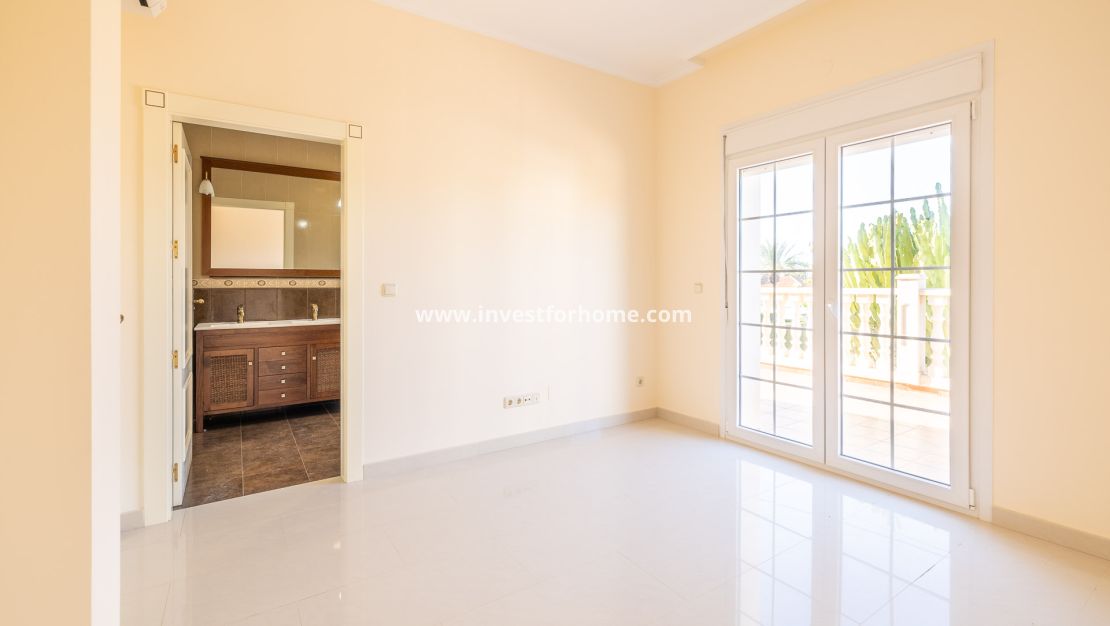 Sale - Villa - Orihuela Costa - Cabo Roig