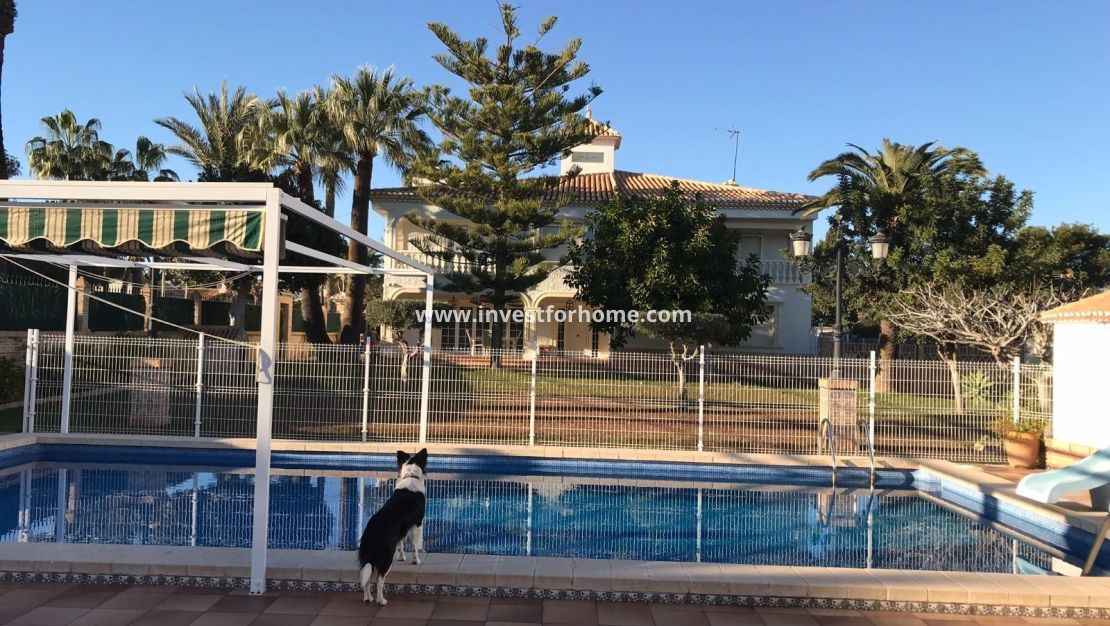 Sale - Villa - Orihuela Costa - Cabo Roig