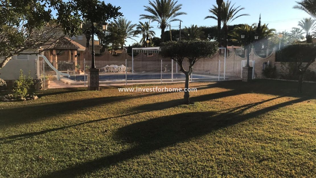 Sale - Villa - Orihuela Costa - Cabo Roig