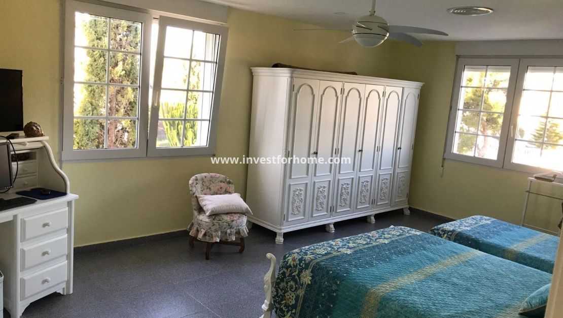 Sale - Villa - Orihuela Costa - Cabo Roig