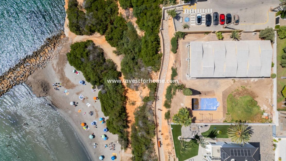 Sale - Villa - Orihuela Costa - Cabo Roig