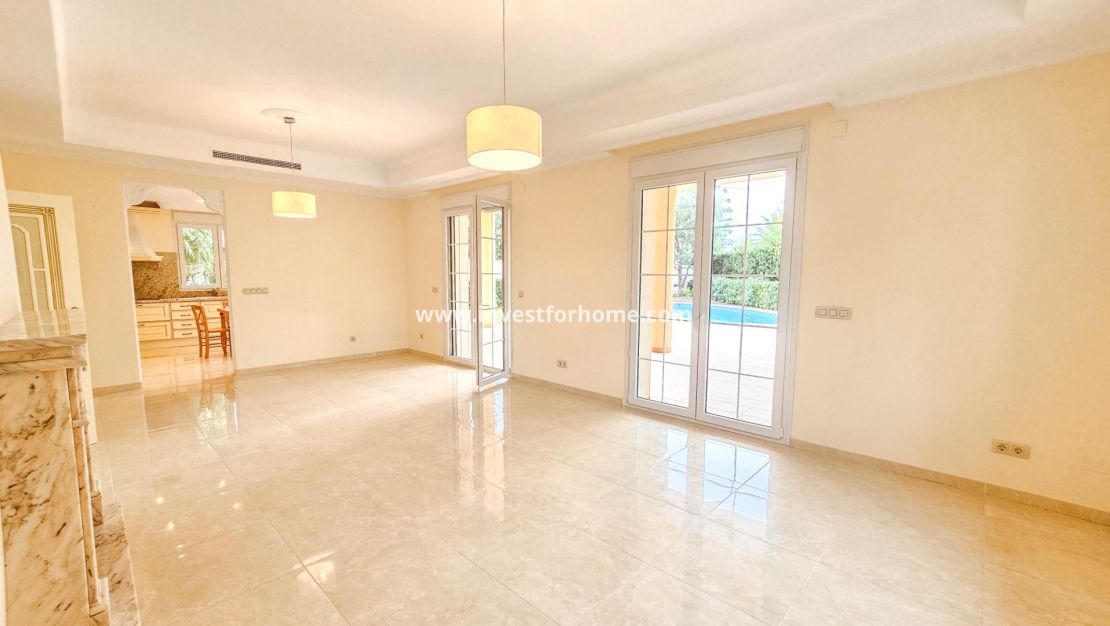 Sale - Villa - Orihuela Costa - Cabo Roig