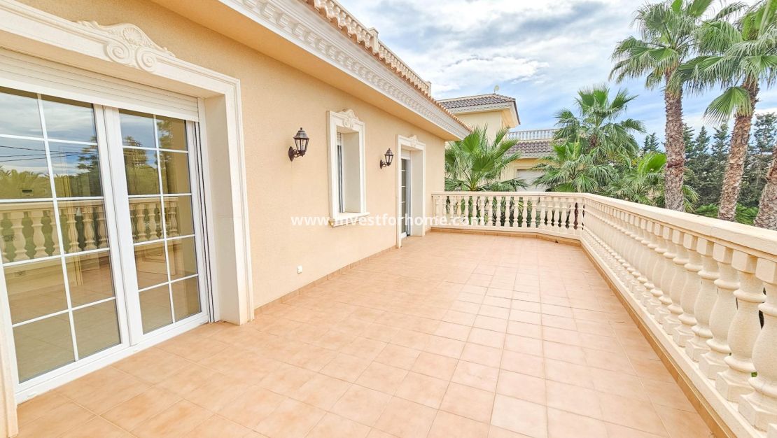 Sale - Villa - Orihuela Costa - Cabo Roig