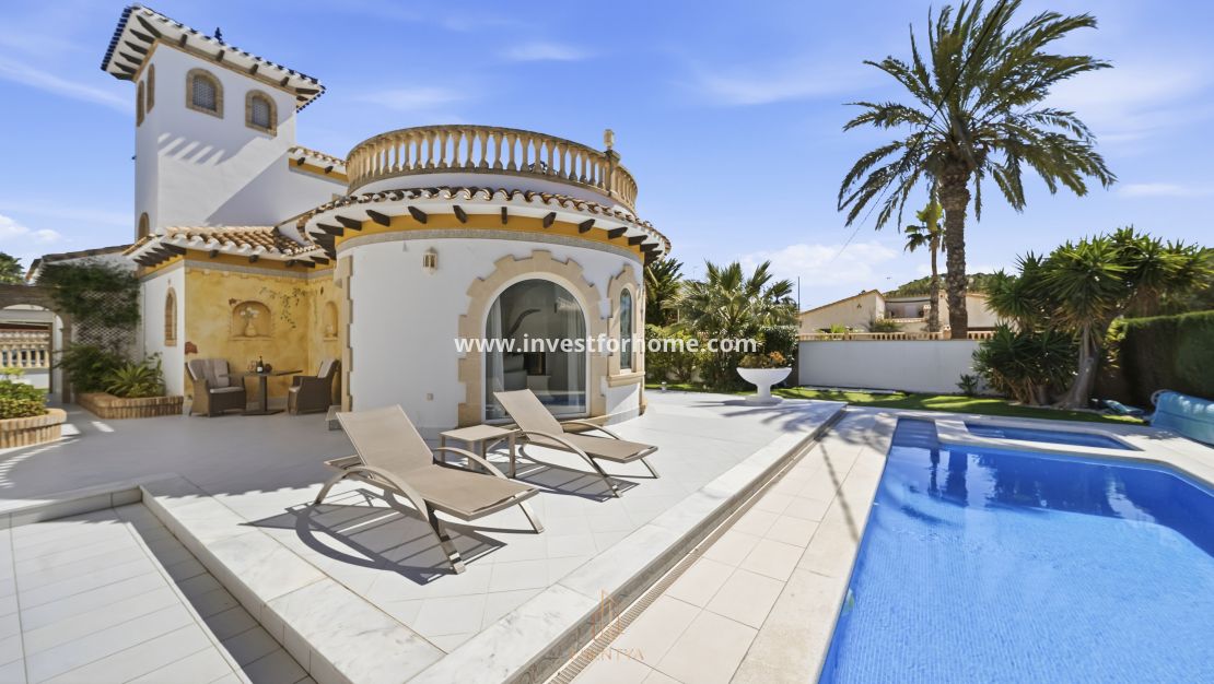 Sale - Villa - Orihuela Costa - Cabo Roig