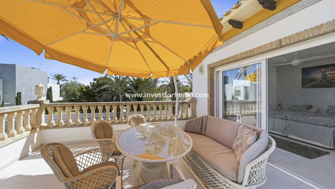 Sale - Villa - Orihuela Costa - Cabo Roig