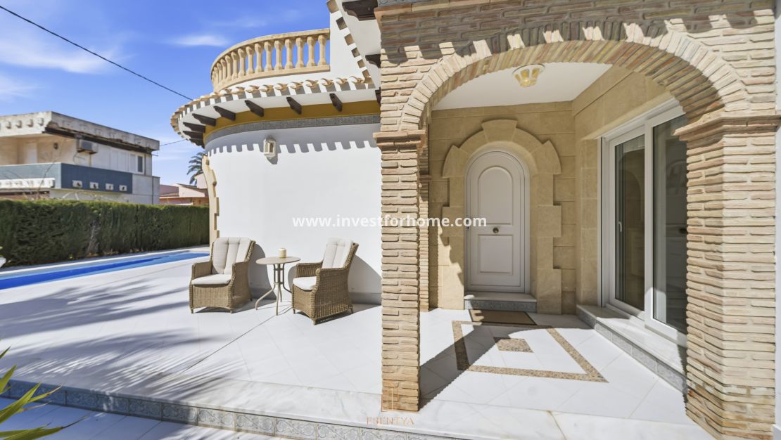 Sale - Villa - Orihuela Costa - Cabo Roig