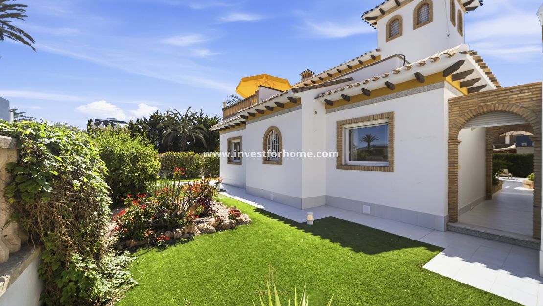 Sale - Villa - Orihuela Costa - Cabo Roig
