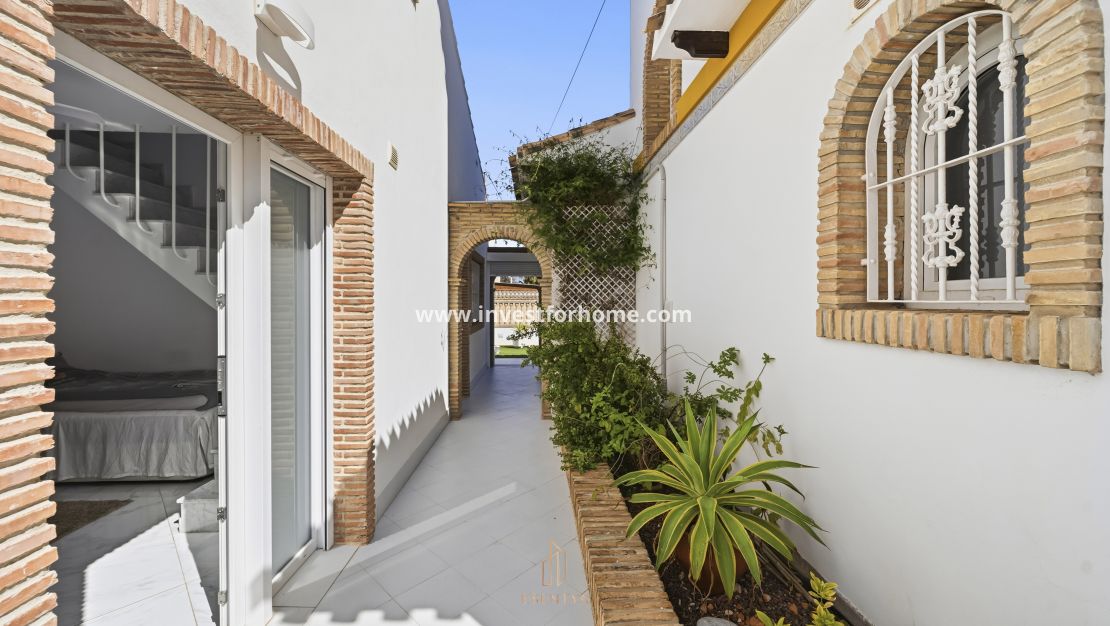 Sale - Villa - Orihuela Costa - Cabo Roig