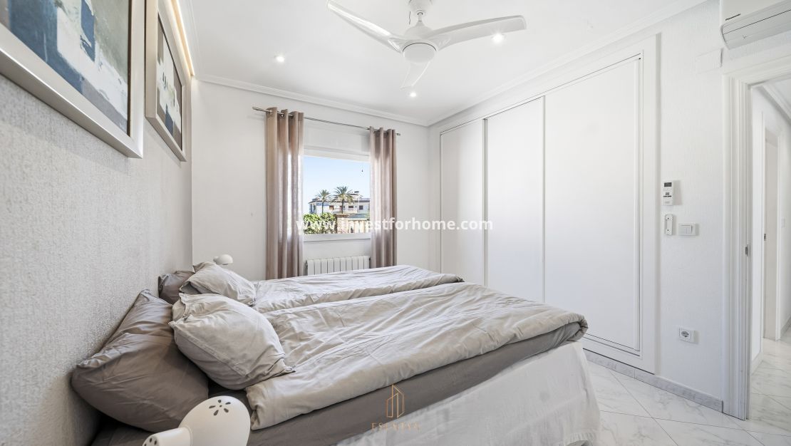 Sale - Villa - Orihuela Costa - Cabo Roig