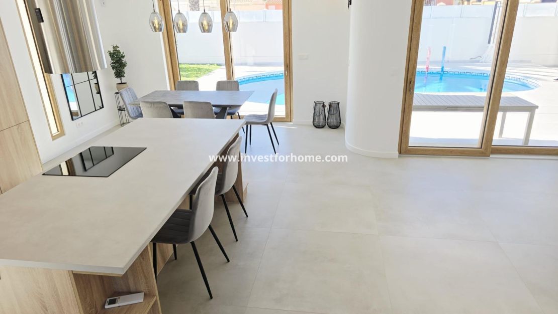 Sale - Villa - Orihuela Costa - Cabo Roig