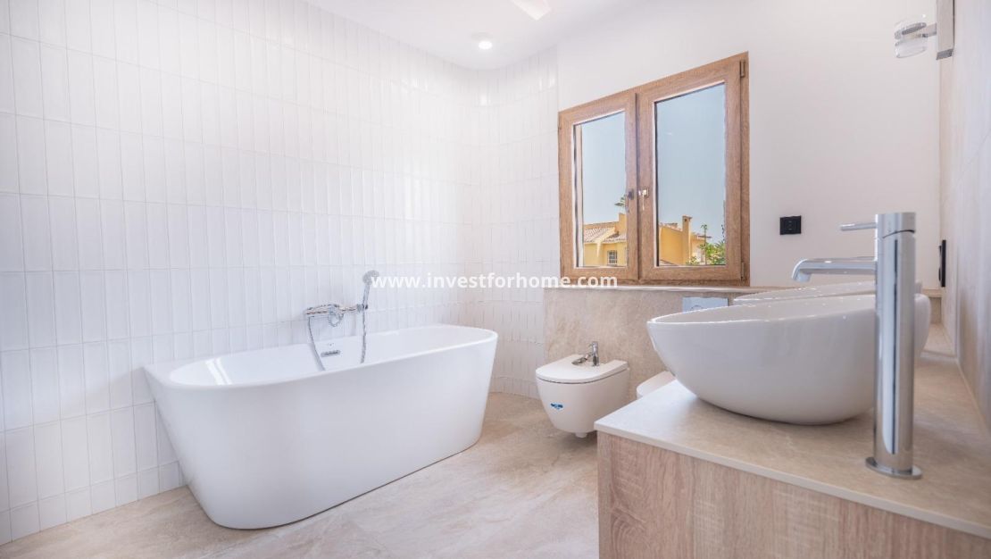 Sale - Villa - Orihuela Costa - Cabo Roig