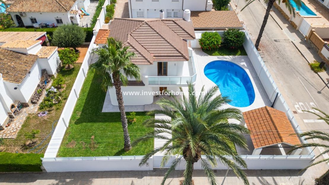 Sale - Villa - Orihuela Costa - Cabo Roig