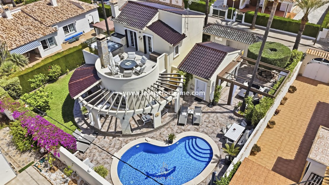 Sale - Villa - Orihuela Costa - Cabo Roig