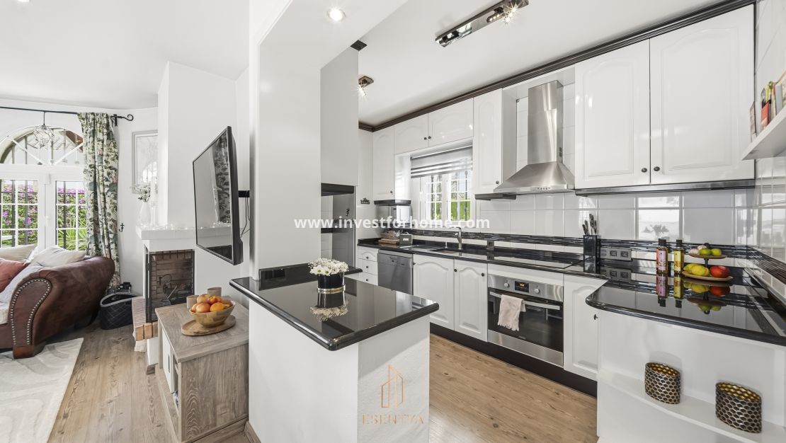 Sale - Villa - Orihuela Costa - Cabo Roig
