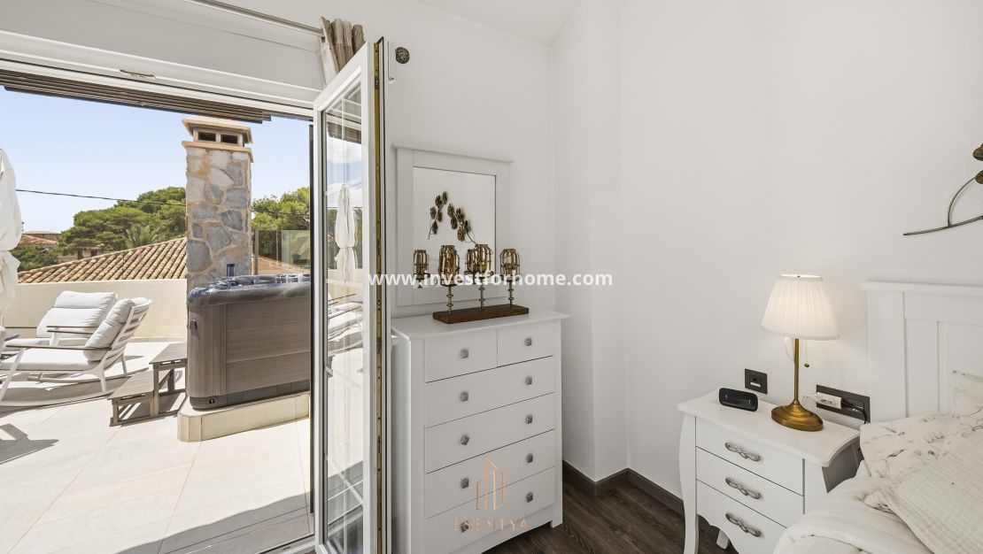 Sale - Villa - Orihuela Costa - Cabo Roig