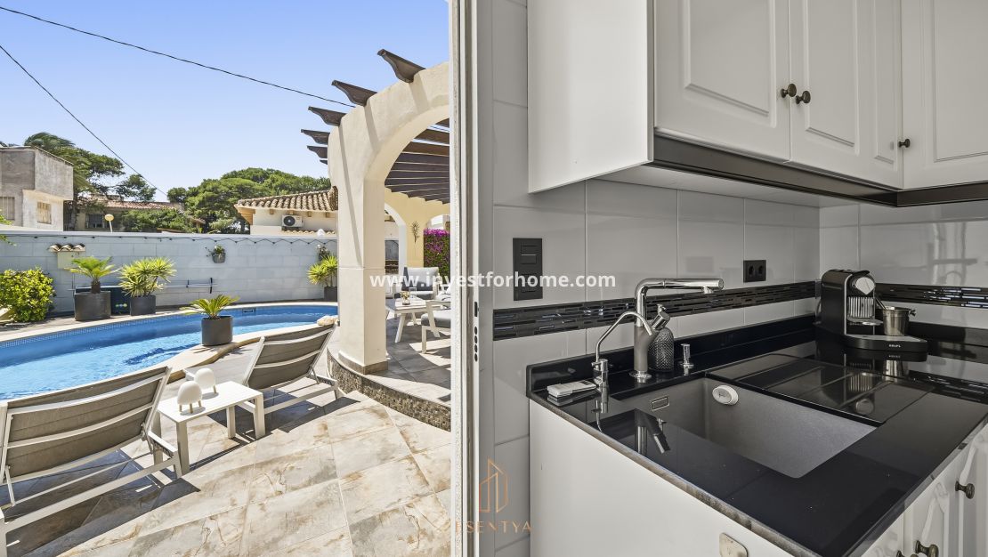 Sale - Villa - Orihuela Costa - Cabo Roig