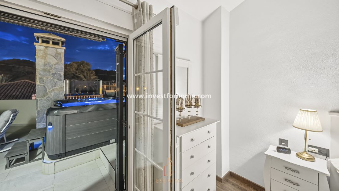Sale - Villa - Orihuela Costa - Cabo Roig