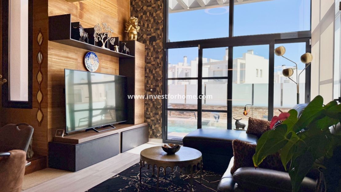 Sale - Villa - Orihuela Costa - Cabo Roig