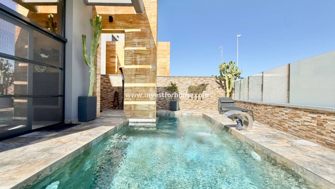 Sale - Villa - Orihuela Costa - Cabo Roig