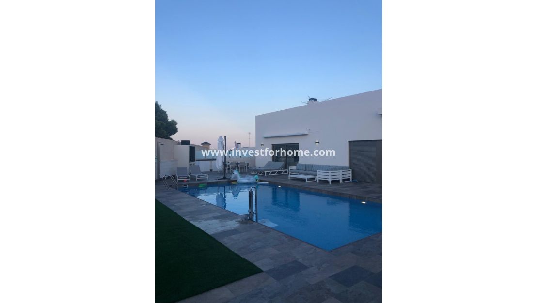 Sale - Villa - Orihuela Costa - Costa Blanca