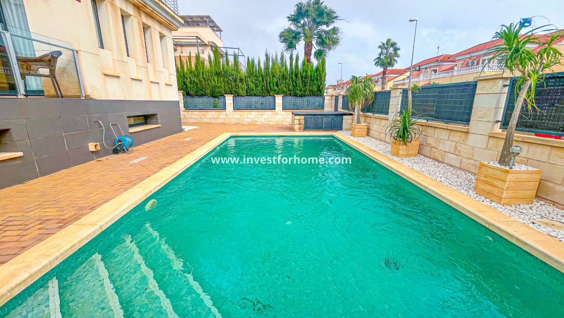 Sale - Villa - Orihuela Costa - Costa Blanca