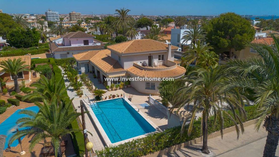 Sale - Villa - Orihuela Costa - Costa Blanca