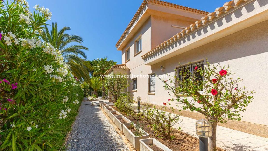 Sale - Villa - Orihuela Costa - Costa Blanca