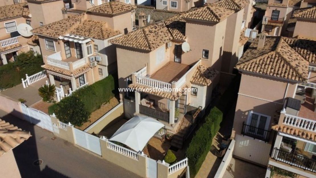 Sale - Villa - Orihuela Costa - Costa Blanca