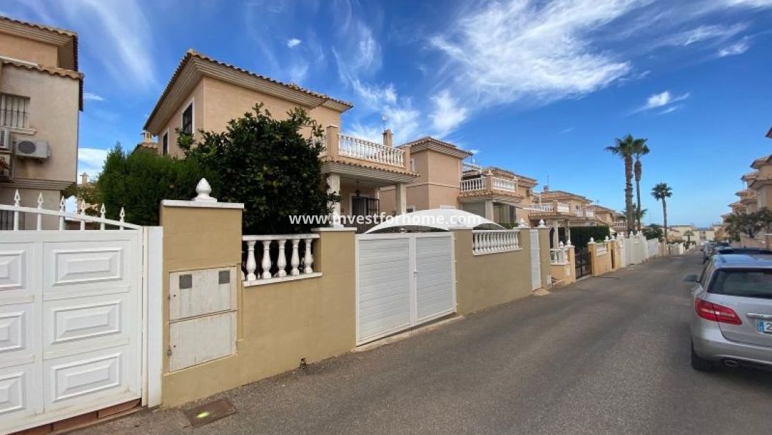 Sale - Villa - Orihuela Costa - Costa Blanca