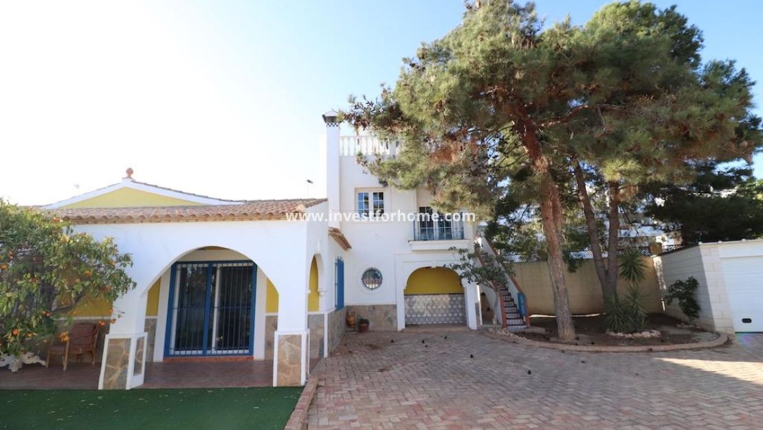 Sale - Villa - Orihuela Costa - Costa Blanca