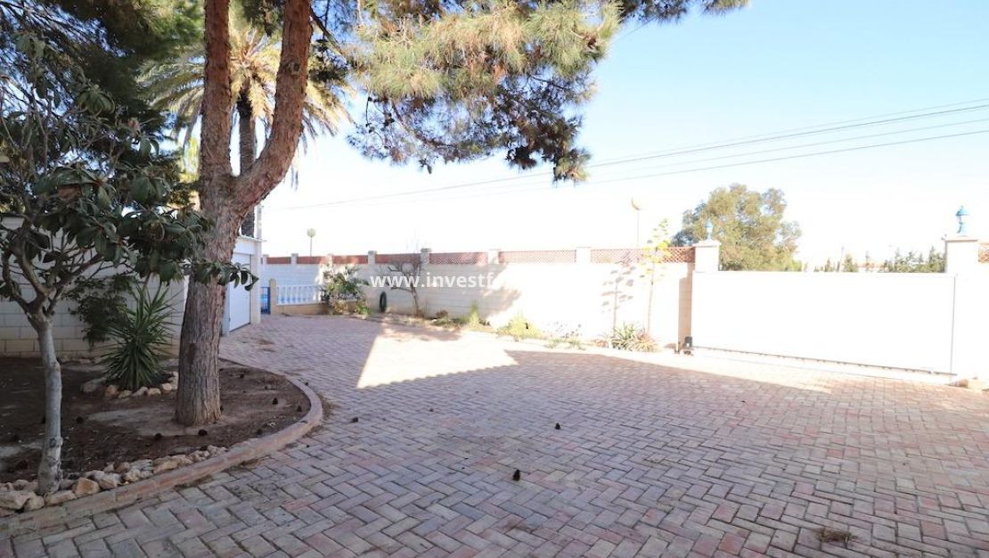 Sale - Villa - Orihuela Costa - Costa Blanca