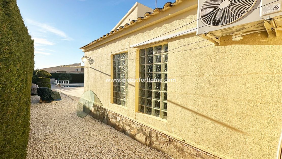 Sale - Villa - Orihuela Costa - Costa Blanca