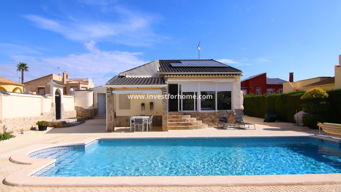 Sale - Villa - Orihuela Costa - Costa Blanca