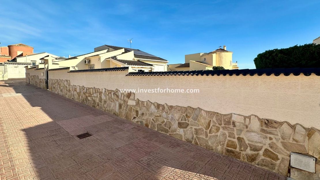 Sale - Villa - Orihuela Costa - Costa Blanca