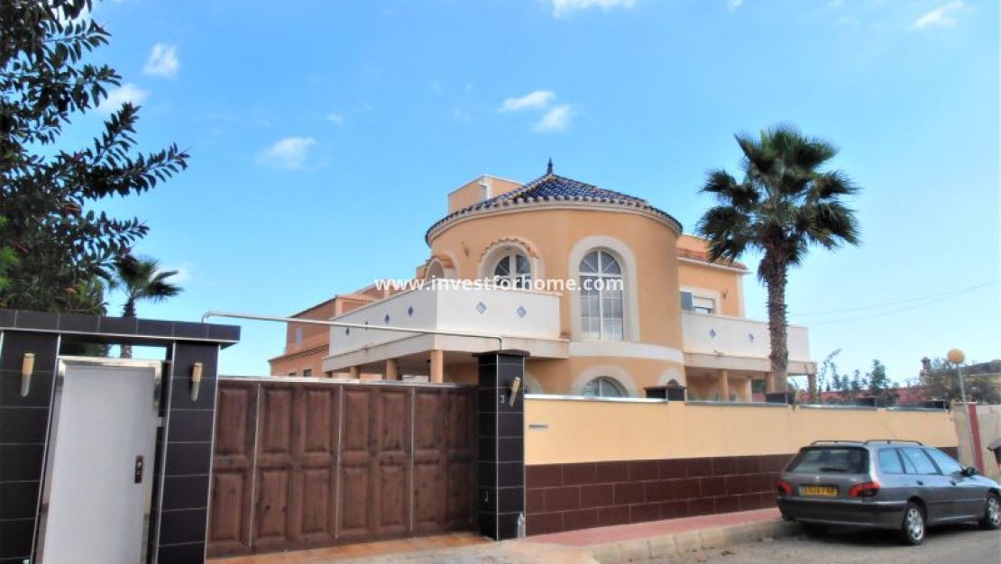 Sale - Villa - Orihuela Costa - Costa Blanca