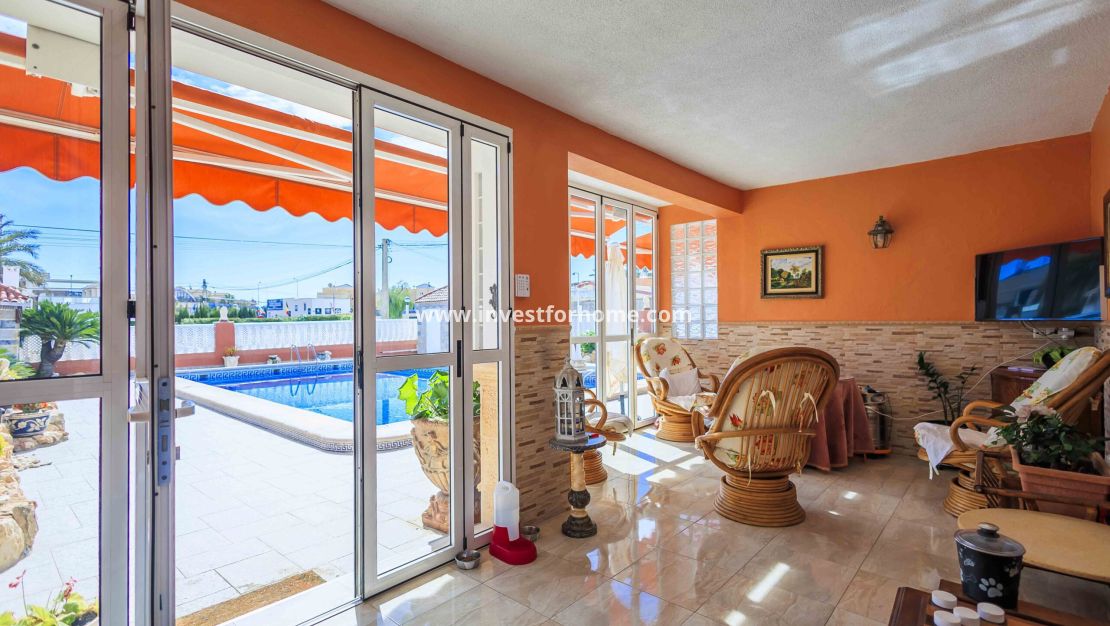 Sale - Villa - Orihuela Costa - Costa Blanca