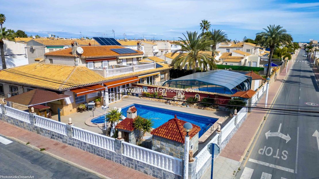 Sale - Villa - Orihuela Costa - Costa Blanca