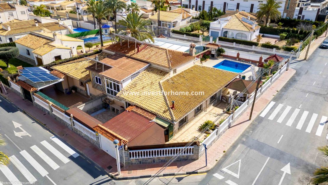 Sale - Villa - Orihuela Costa - Costa Blanca