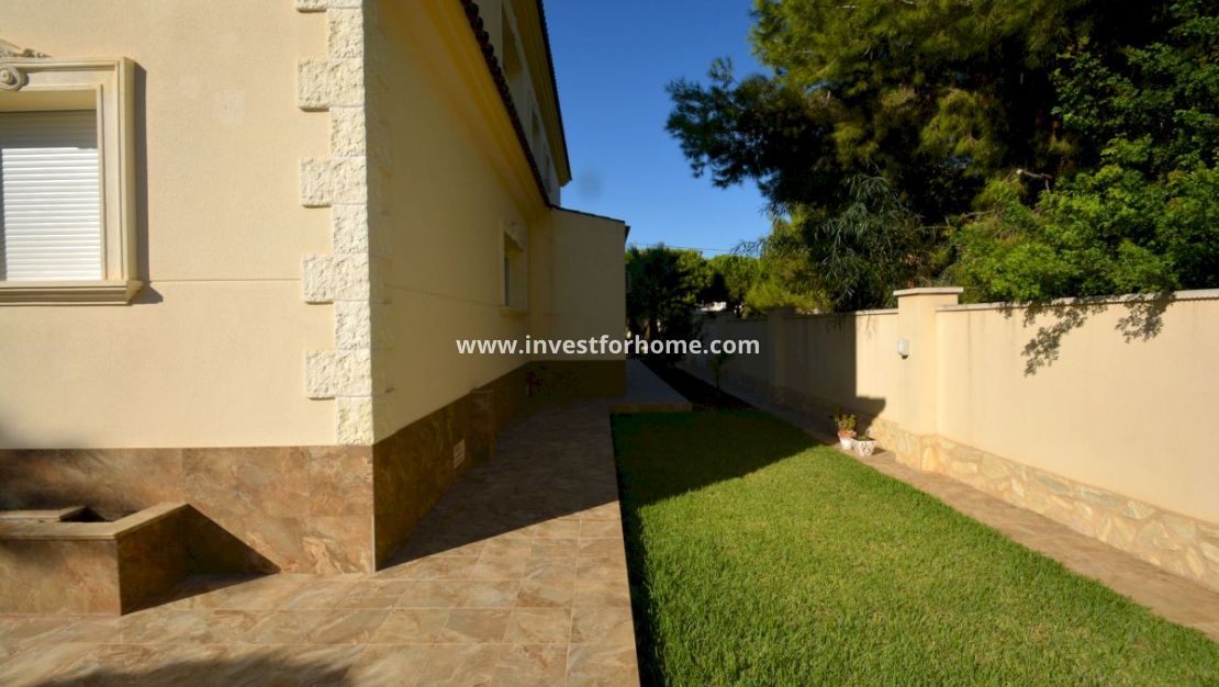 Sale - Villa - Orihuela Costa - Costa Blanca