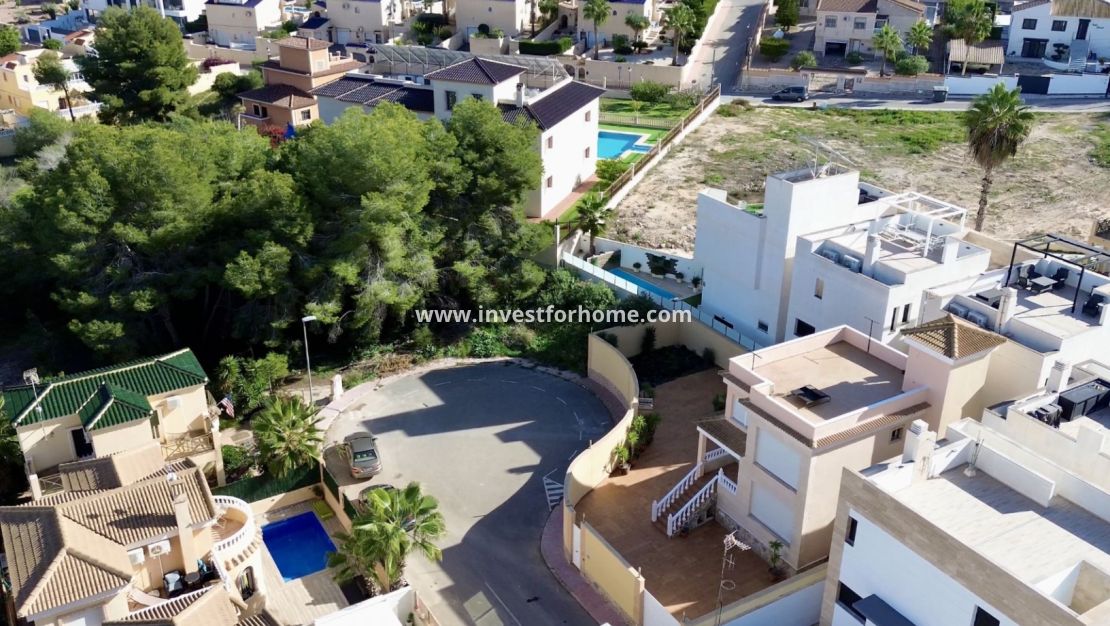 Sale - Villa - Orihuela Costa - Costa Blanca