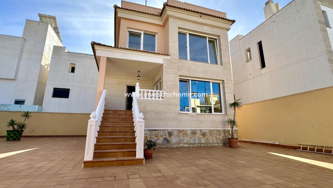 Sale - Villa - Orihuela Costa - Costa Blanca