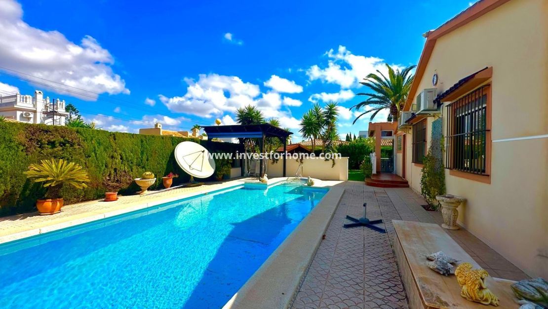 Sale - Villa - Orihuela Costa - Costa Blanca