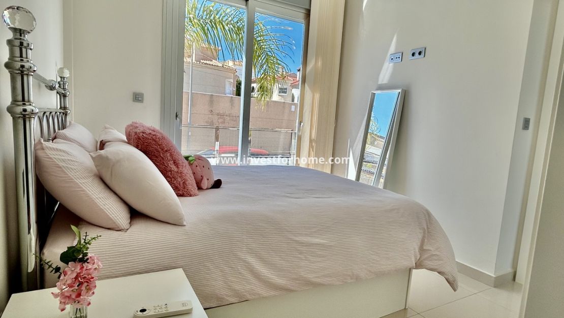 Sale - Villa - Orihuela Costa - Costa Blanca