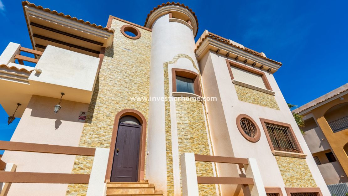 Sale - Villa - Orihuela Costa - Costa Blanca