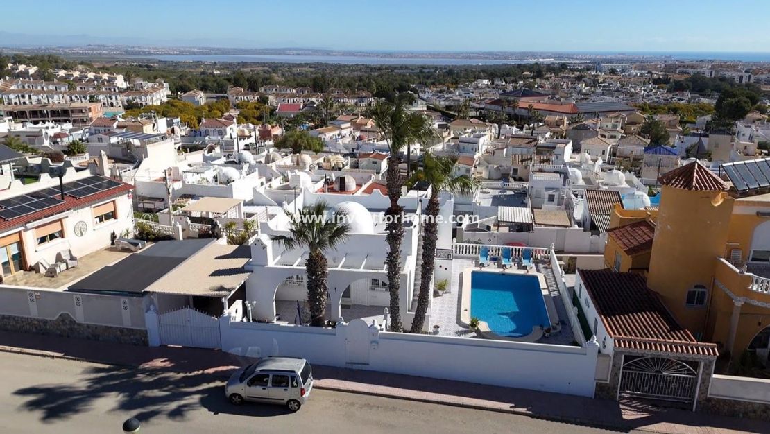 Sale - Villa - Orihuela Costa - Costa Blanca